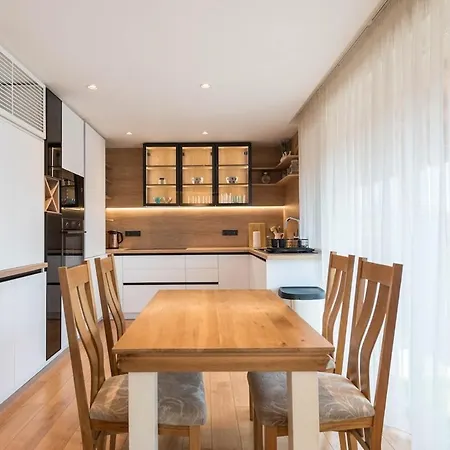 Belcanto 2 Bedroom Near The Opera House