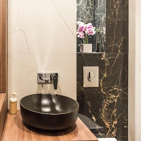 Belcanto 2 Bedroom Near The Opera House Apartment
