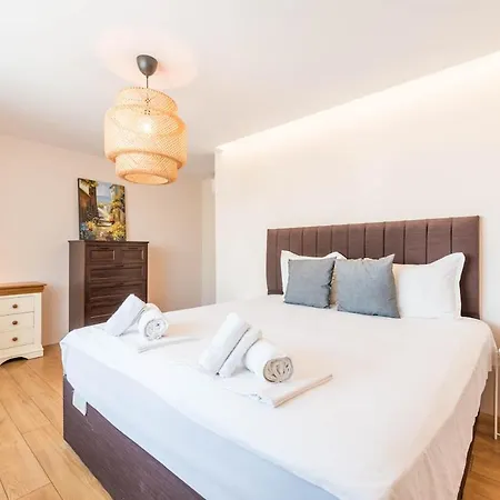 Belcanto 2 Bedroom Near The Opera House Apartment Varna