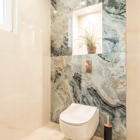 Belcanto 2 Bedroom Near The Opera House Apartment *