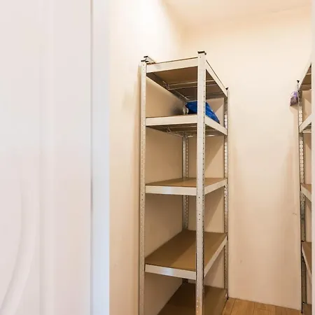 Belcanto 2 Bedroom Near The Opera House Apartment *